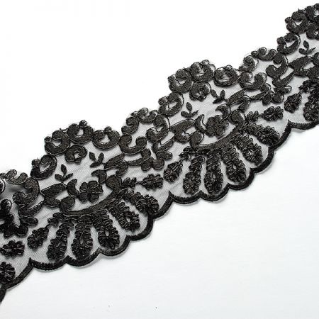 Krajka lem s lurexovou výšivkou černá