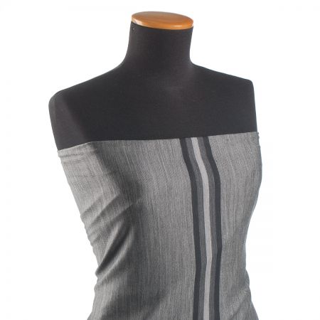 Úplet vlněný šedočerný melír s pruhy