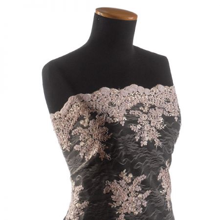 Krajka na vzorovém tylu květy světle lososová