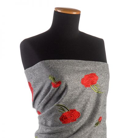 Flauš s výšivkou růží šedý
