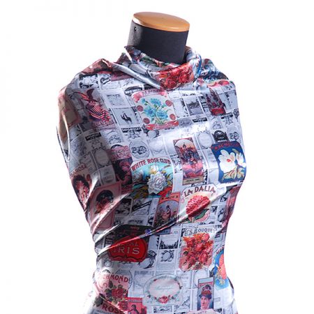 Atlas motiv vintage print šedá/slonová kost