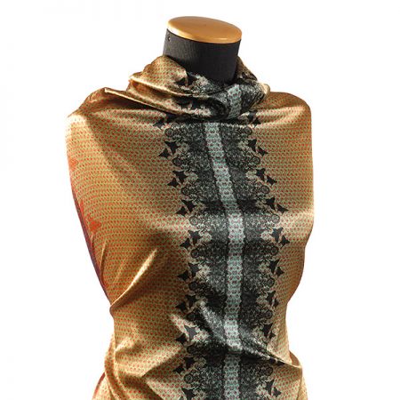 Atlas jemný grafický design motýlci/květy malý