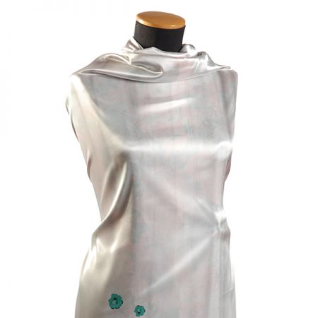 Atlas variace kimono style květy/bílá