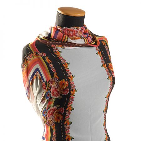 Žoržet šátkový motiv bílý velký