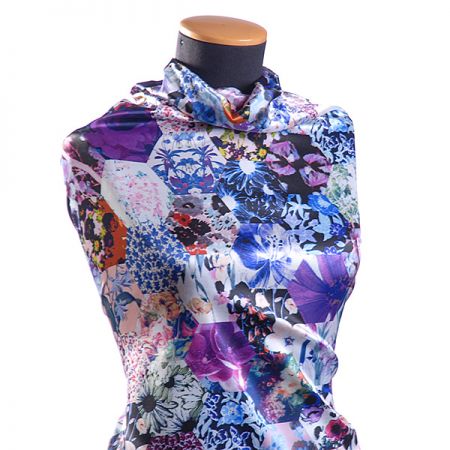 Atlas motiv květinových fragmentů