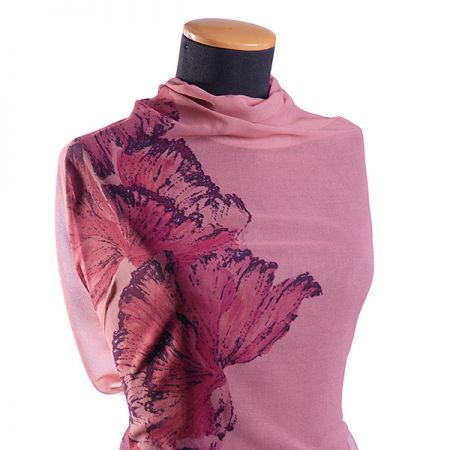 Žoržet motiv velkých květů růžová