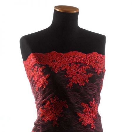 Krajka na vzorovém tylu květy malinová/fuchsiová