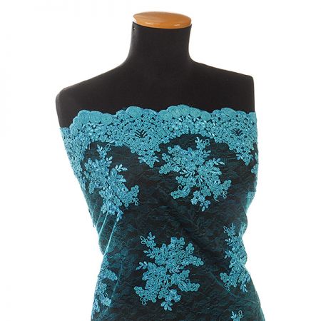 Krajka na vzorovém tylu květy světle tyrkysová