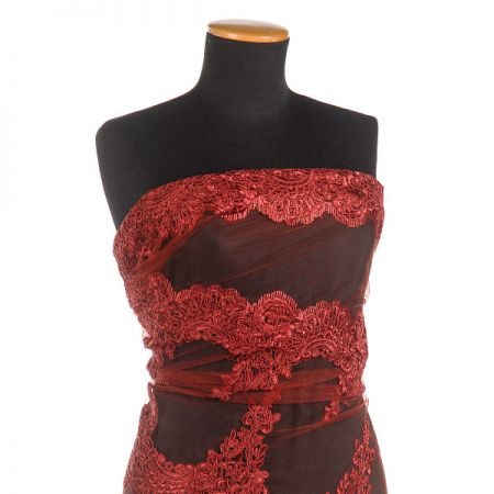 Krajka vlnková výšivka na tylu vínová