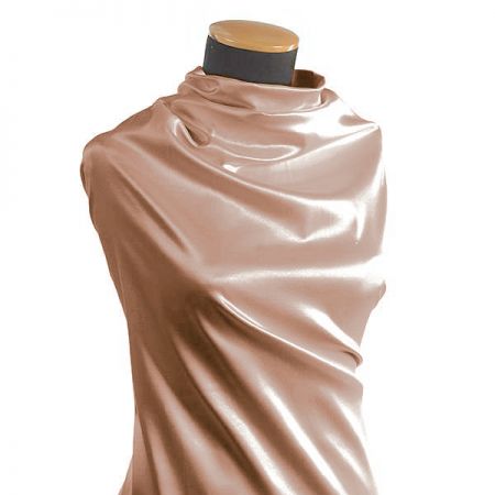 Satén pružný pudrový tělový