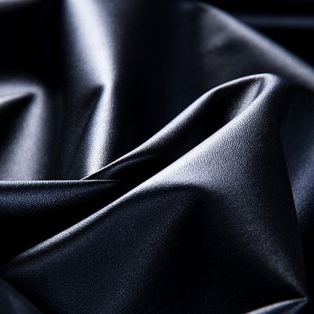 Imitace kůže černá lesk