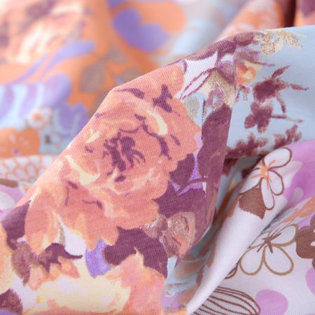 Úplet patchwork motiv květů a puntíků 