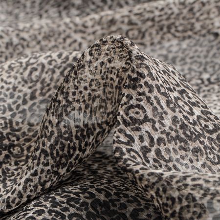 Šifon plisé zvířecí motiv černobéžový