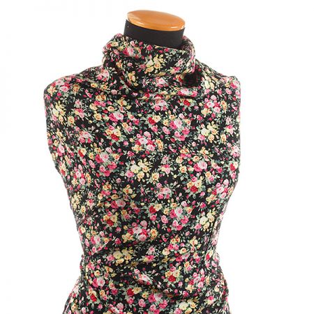 Viskozová letní látka kytičkový motiv černá