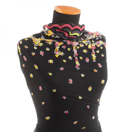 Šifon vzor květy/vlnky černé