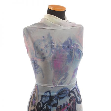 Šifon jemný paisley motiv bordura modrofialový