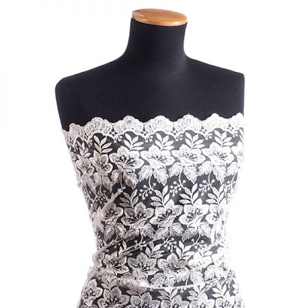 Krajka výšivka na tylu velký květ smetanová