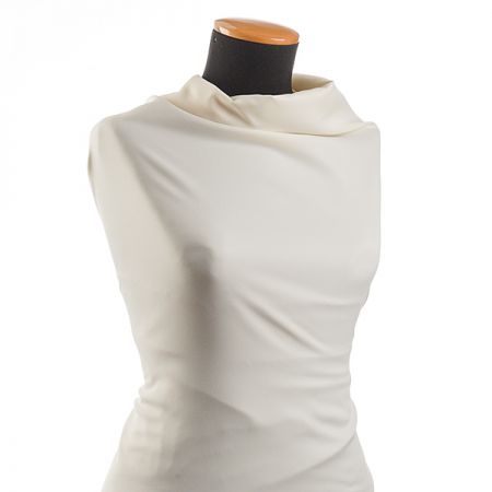 Kostýmová letní látka směs smetanová