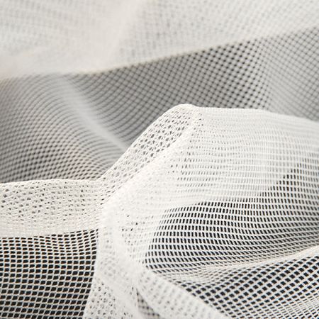 Tyl jemný splývavý smetanový šíře 160 cm