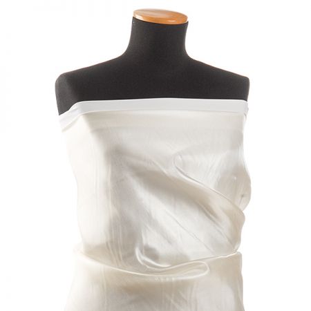 Organza perleť v barvě slonová kost