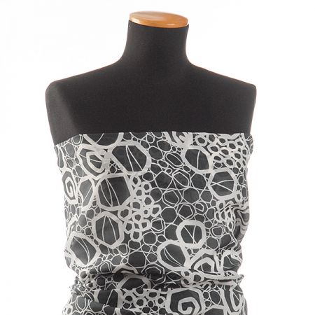 Organza tisk geometrický vzor černá/slonová kost