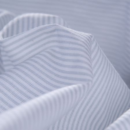 Bavlněná látka jemný proužek světle modrá