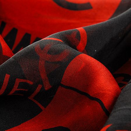 Hedvábný šifon geomterický vzor červená/černá