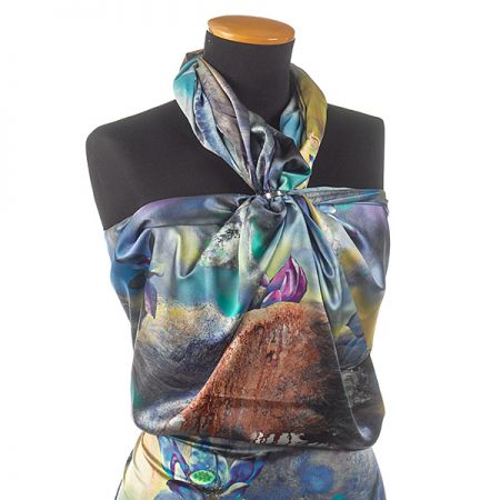 Hedvábný satén květinový motiv