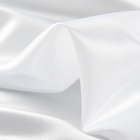 Podšívka saténová perlové barvy