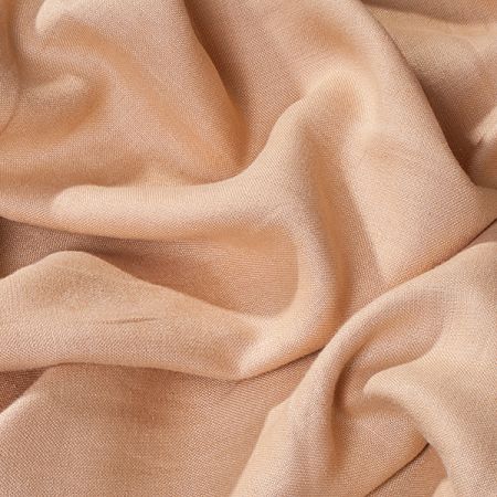 Len středně silný pastel okrové barvy