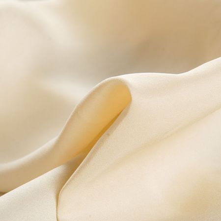 Hedvábný krepdešín pružný smetanový 
