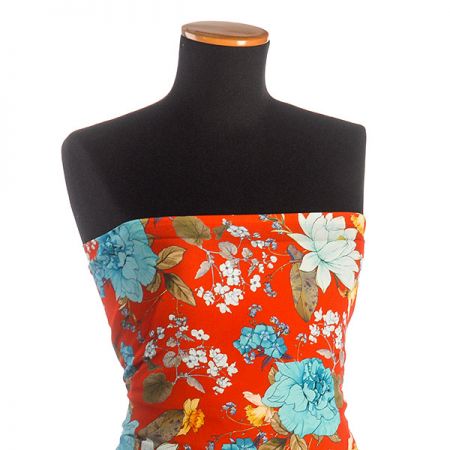 Krepdeším červený květy