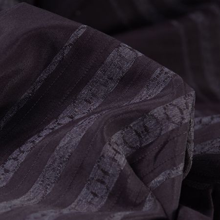 Hedvábný žakár proužky tmavě hnědý