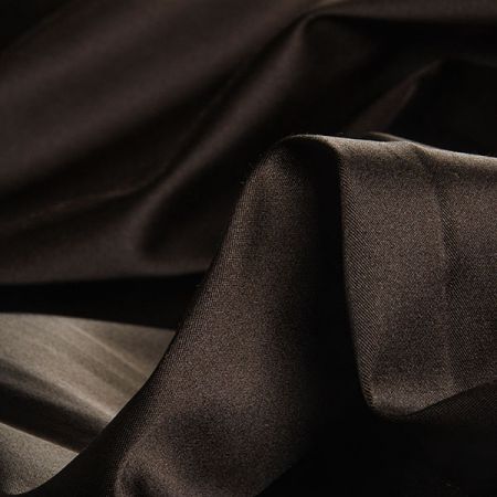 Satén pružný matný pevnější tmavě hnědé barvy