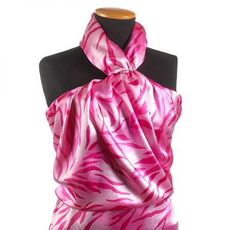 Satén nepružný zvířecí motiv růžový