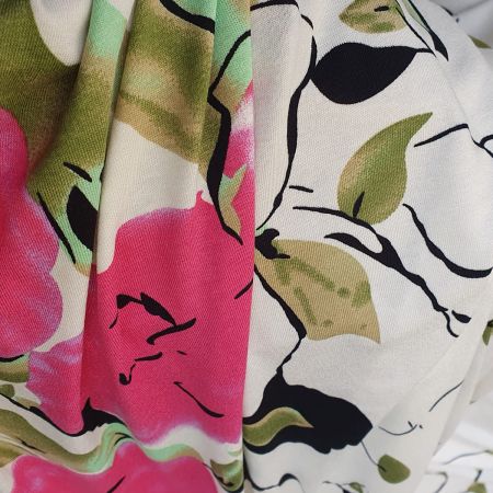 Letní viskozový úplet bordurový květinový vzor