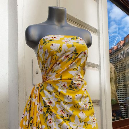 Krepdešín imitace hedvábí květy lilie žlutý