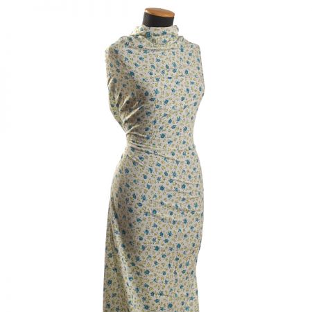 Viskozová látka tisk modré květy