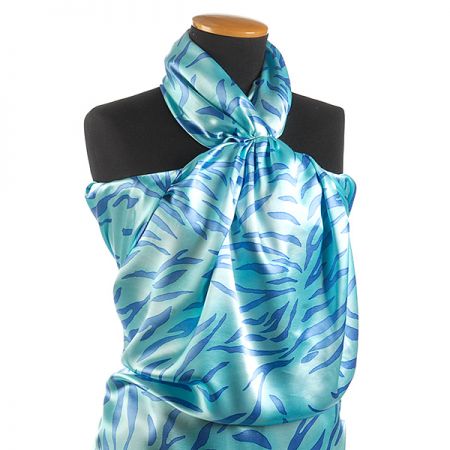 Satén nepružný zvířecí motiv modrý