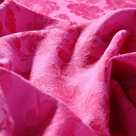 Žakárová látka bavlna směs s motivem růží malinová