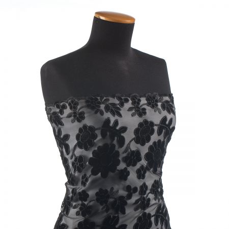 Pružná krajka sametová výšivka na tylu květy černá II. jakost