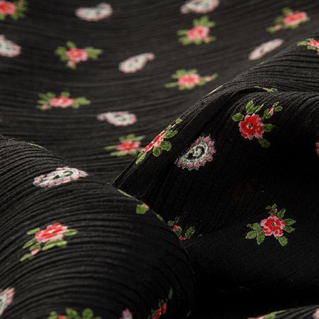 Šifon plisé motiv drobných květů a paisley vzoru černý