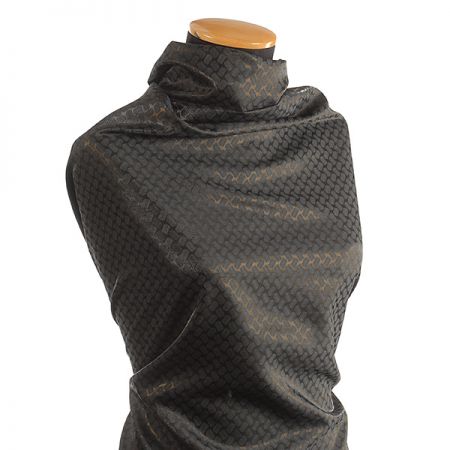 Žakárová látka geometrický vzor černá