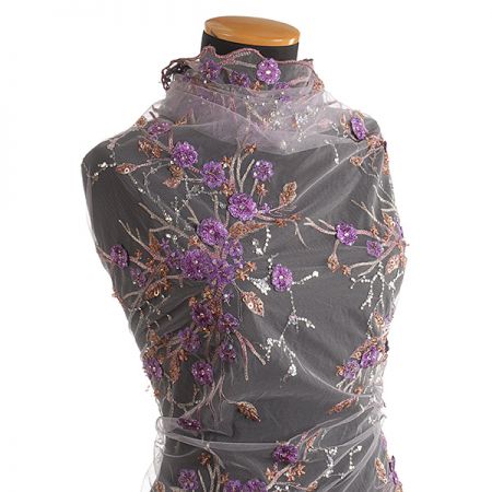 Efektní krajka vyšívaný tyl fialová