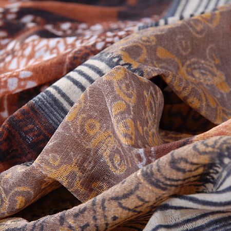 Úplet žoržetového vzhledu tisk pruhy