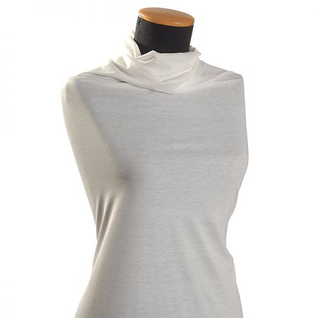 Jemný úplet barvy slonové kosti