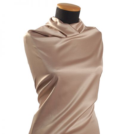 Satén pružný matný béžové barvy