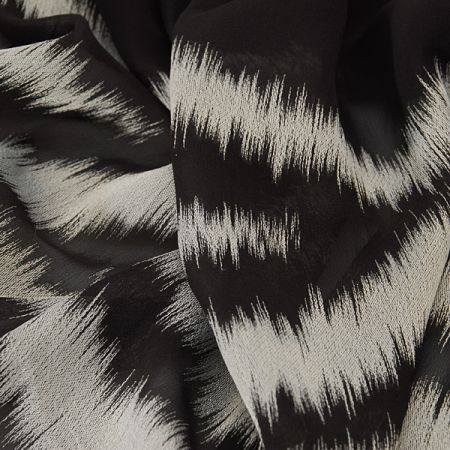 Efektní šifon černošedé vlny