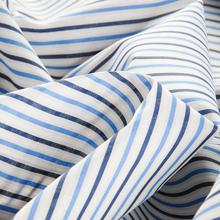 Bavlněná látka vzor proužky modrosmetanová