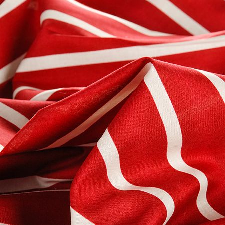 Bavlněná látka vzor proužky smatanovočervená